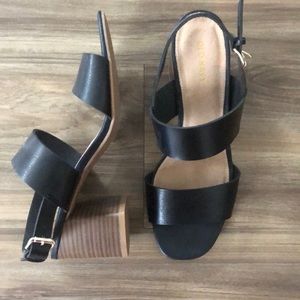 Old navy size 8 sandals with heel